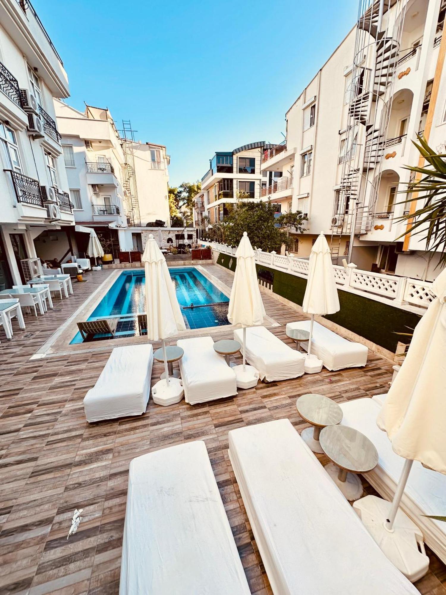 Otel Nfk The House 3*